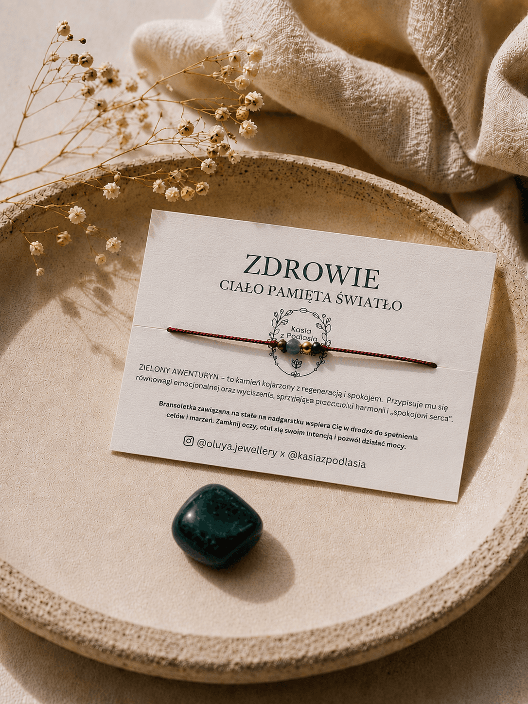 Bransoletka na czerwonym sznureczku z zielonym awenturynem – talizman zdrowia i równowagi - View 1